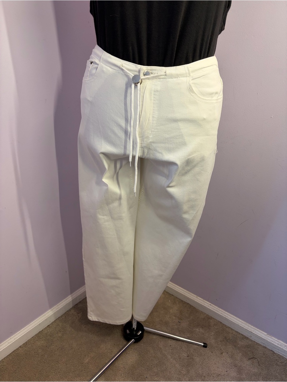 White Wide Leg jeans,NWOT,Size L
